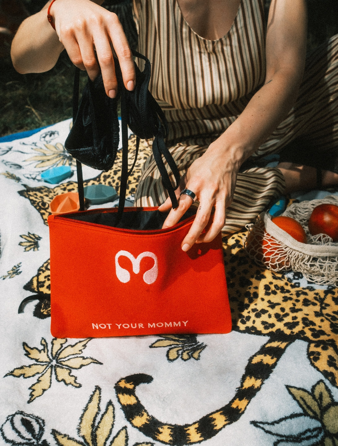 Wet Pouch Red