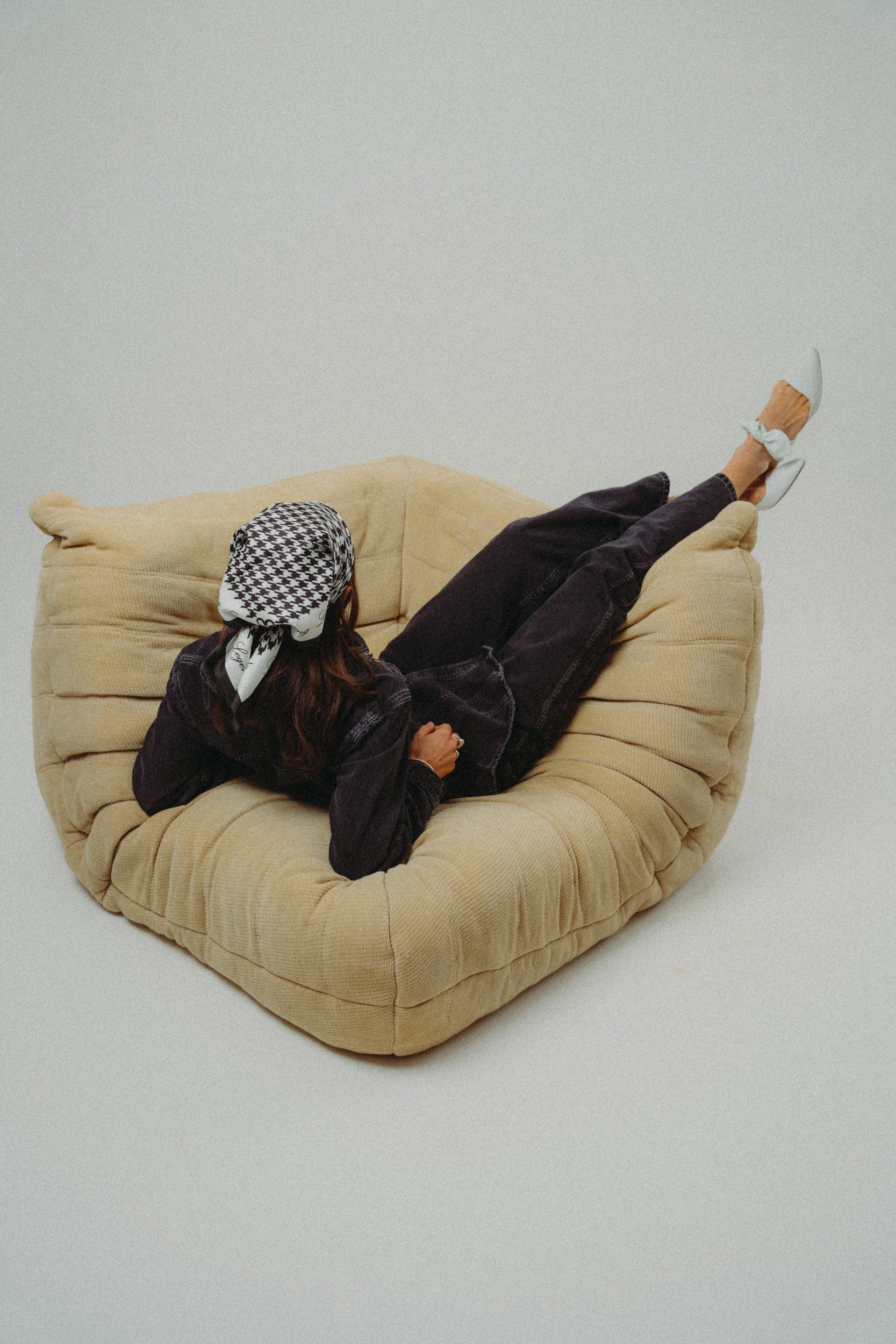 HOUNDSTOOTH - ,,RAISING LEGENDS''